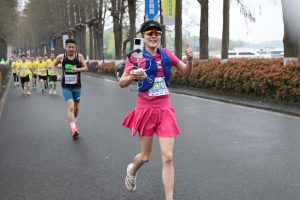 2025武汉马拉松近8成外地跑者，拉动消费同比增4成汉马叠加樱花季，武汉各大景区、公园的游客数量和酒店预订量激增。  0 53分钟前