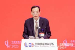刘世锦：如果农村居民养老金支出增加1万亿元，可为年度经济增长提供近1个百分点增长动能“不是一次性的，要有持续稳定增长的制度安排。”  0 12分钟前