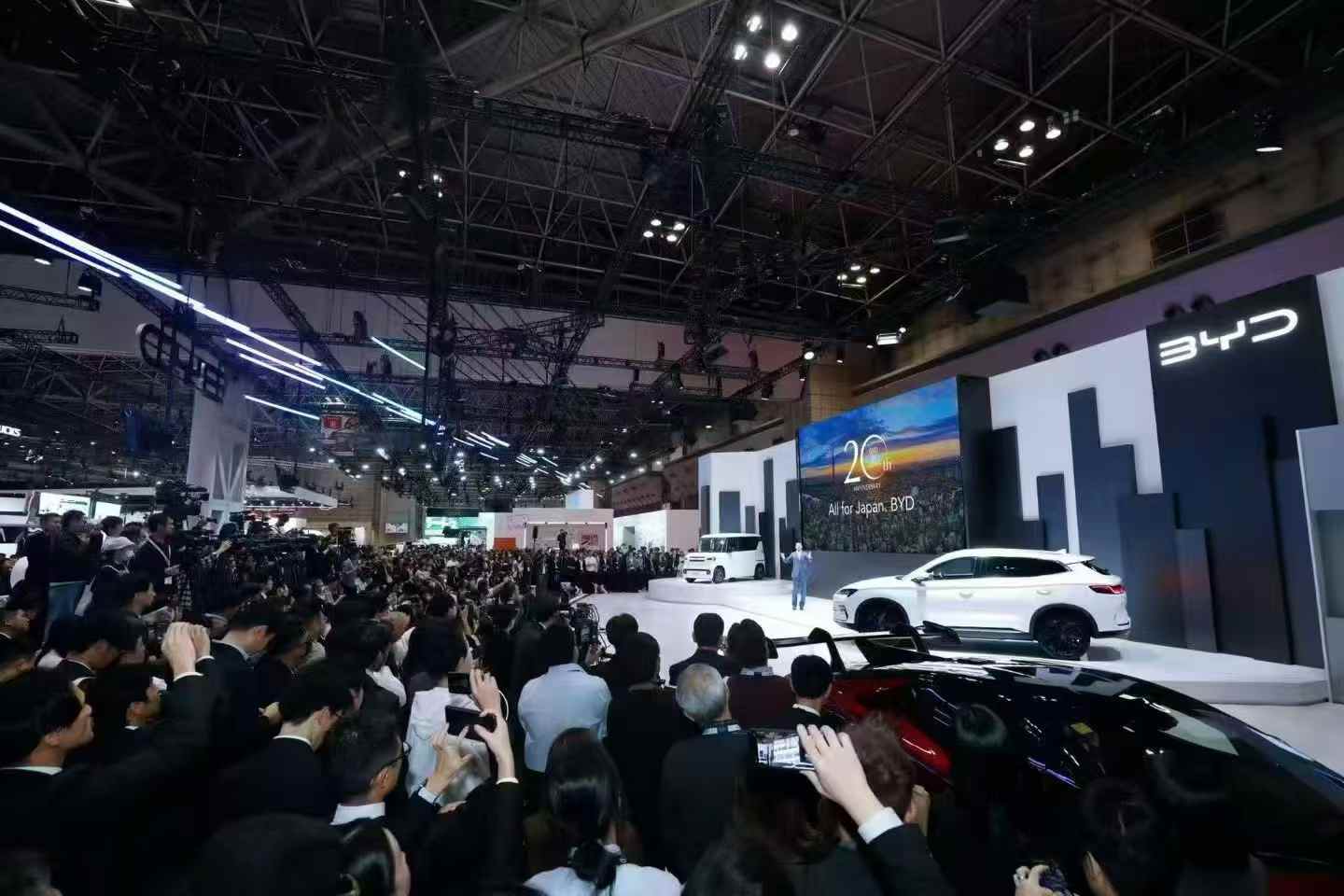 比亚迪1-9月销量超326万辆领跑车市，研发投入再创新高